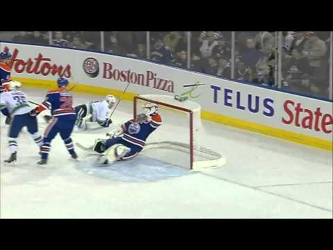 Raffi Torres - AMAZING DIVING GOAL! (11.02.2010)