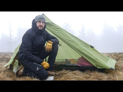 Noc w nowym namiocie - biwak w deszczowej chmurze w Beskidach