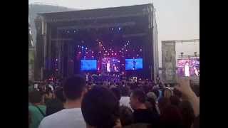 preview picture of video 'Guns N'Roses - Estranged (Bucharest - 1 July 2012)'