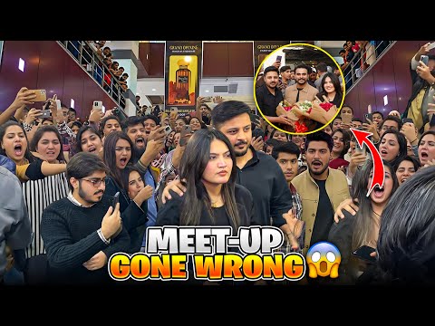 FIRST GRAND MEETUP IN GUJRANWALA GONE WRONG 😱 | Fans Ka Crazy Reaction 😍 | Phone Gum Gya 😨
