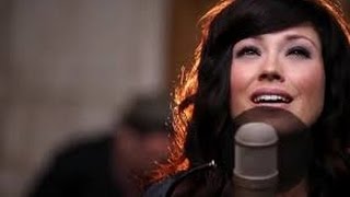 Kari Jobe - Hands To The Heavens (Acoustic)