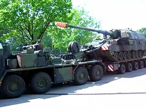 Schwerlasttransporter SLT Elefant + Panzerhaubitze 2000