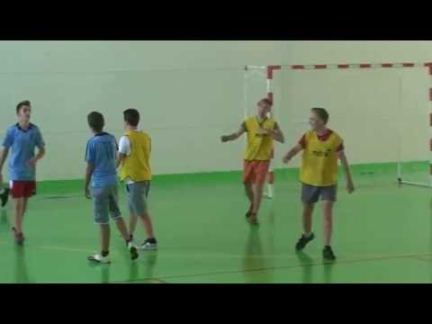 Tanévnyitó teremfutball mérkőzés Borson - 10.A vs. 9.A - 7-4 (1.félidő)