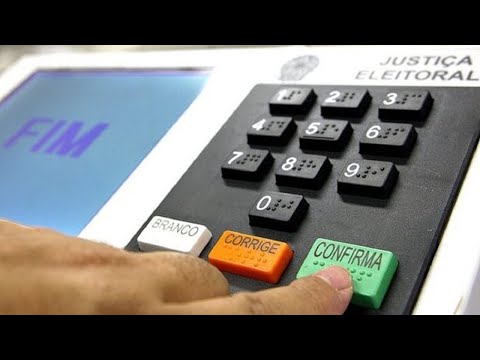 Câmara aprova PEC que adia eleições para novembro
