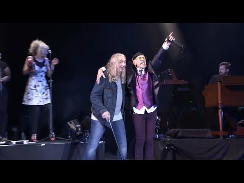 Video thumbnail for Empujo pa’kí (con Rosendo)