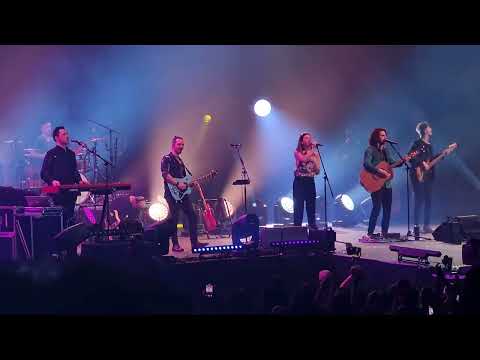 Bagossy Brothers Company - Olyan Ő (MVM Dome)