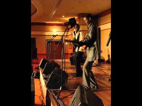 Munya Mataruse ft Sam Mtukudzi - Chinyavada