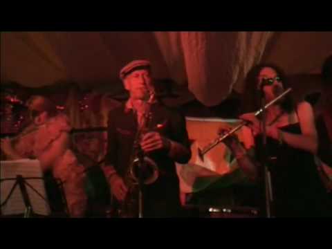 Hawkwinds Nik Turner jamming with Whimwise - Live at Glastonbury 1