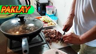 Paklay na batikon sa manok ug tongol sa baboy lamian kau.