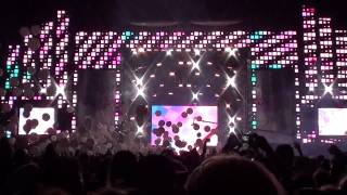 Kaskade - Fire In Your New Shoes (Sultan &amp; Ned Shepard Mix) @ E.D.C. 2010 Los Angeles [HD]