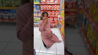 Download lagu #SHORTS | PREGNANT WOMEN EAT CANDY AND GET A BABY 🤣🤣 mp3