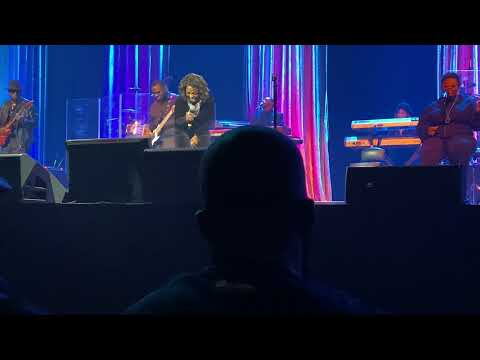 Gladys Knight “Make Yours A Happy Home” Live 2021