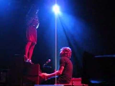 Feist Live with Kevin Drew - Lover's Spit