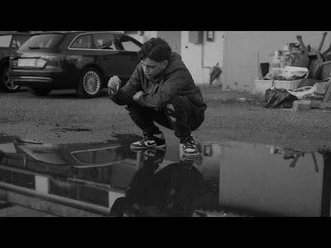 Skugnizz - IL MILIONE CHIAMA (prod. Zero)