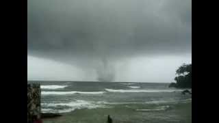 preview picture of video 'Tornado in Sri Lanka 12.06.2012'