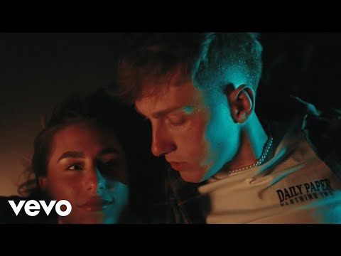 AJ Brix - Půlnoci (Official Music Video)