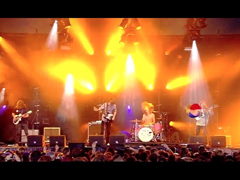 Mozes and the Firstborn live op Lowlands 2013