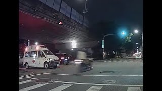 禮讓救護車真的很難？