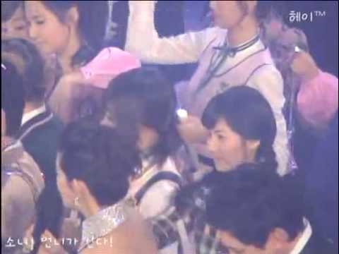 SNSD Yulsic 율싴 Fancam #06 - Kiss