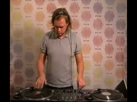 Muhomorov @ RTS.FM SPB Studio - 25.11.2009: DJ Set