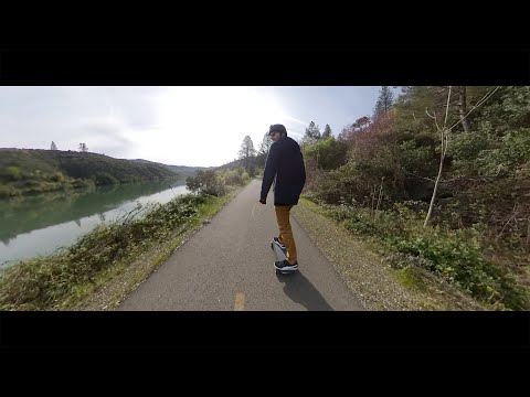 electric-skateboarding--river-trail