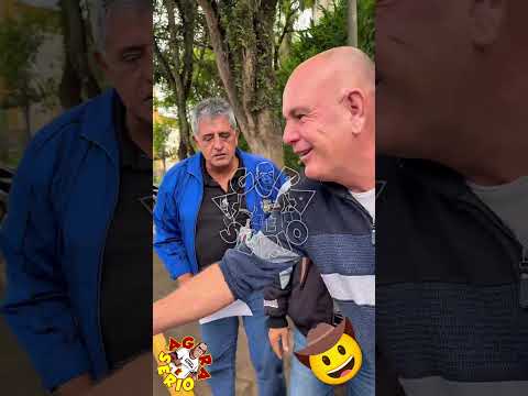 VEREADOR VALTER CAMARGO DISTRIBUI PIRULITO PARA AMIGOS NO OUTUBRO ROSA