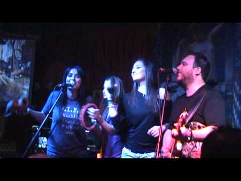 nikos xidis valeria kouroupi & apotihans - allaxane ta gousta sou Ghost House Live (2010-03-05).mpg