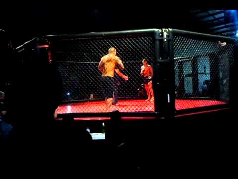 main fight wollongong wars