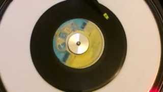 Mighty Diamonds “Gypsy Woman” wonderful roots lick from John Gibbs, JA 1978