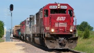 preview picture of video 'SOO 6044 East by the ESS at Davis Junction, Illinois on 5-25-2012'