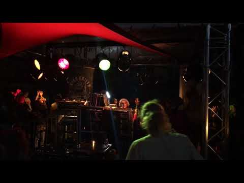 King Shiloh play Danny Red-Roar Like A Lion @Bevrijdingsdub (5-52018)