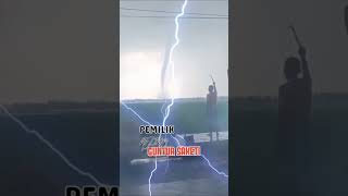 Download lagu Pemilik Ajian Guntur Saketi Keluar dari Pertapaan #video #videoshort #youtube #youtubeshorts #fyp mp3