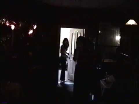 "Kad Zamirisu Jorgovani" -  Neni i  Djina pjevaju  bratu Zeljku