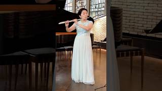 Download lagu 【フルート&ピアノ】 サン・サーンス/白鳥 C.Saint-Saëns/Le Cygne / Der Schwan / The Swan#shorts #flutecover #吹奏楽 #フルート mp3