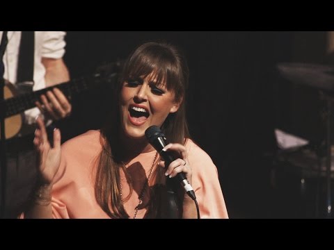 NATALIE WILLIAMS - START WALKING (live with strings)
