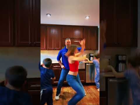 #pizza and #gasolina !!!! #gkdance #dancefamily #daddyyankee #regeton #dance #family #latino #love