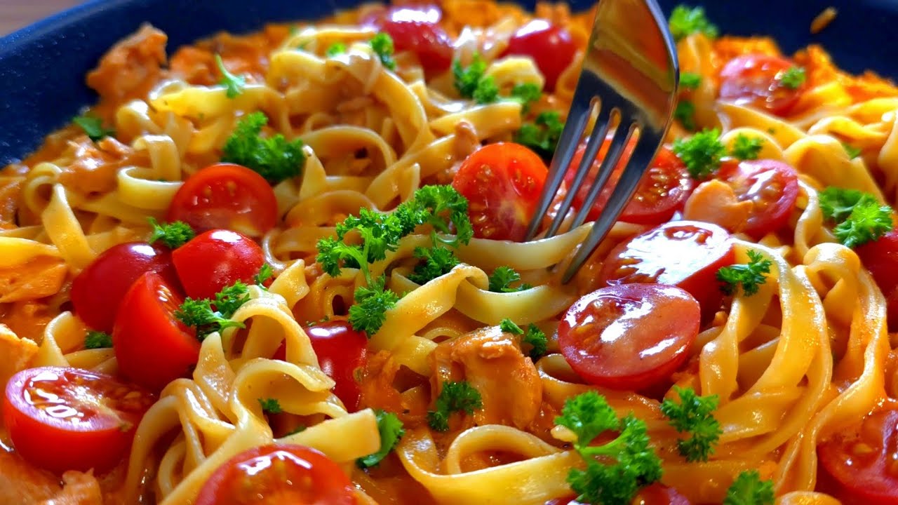 Creamy Salmon Pasta with only 5 ingredients. So easy and delicious ❗️