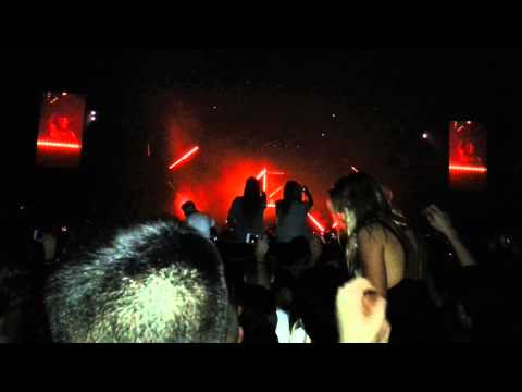 AVICII True Tour London 2014 - AVICII Playing Blasterjaxx - Snake