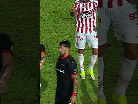 ¡LE FUERON CON TODO! TERRIBLE ENTRADA AL COLOMBIANO ARIAS QUE POR POCO SALE LESIONADO | #Shorts
