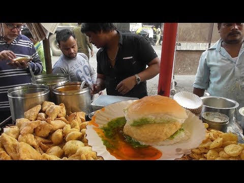 Samosa 10 rs - Vada Pav & Sandwich 12 rs - Aloo Bajji 20 rs Plate | Common Street Food Mumbai Video