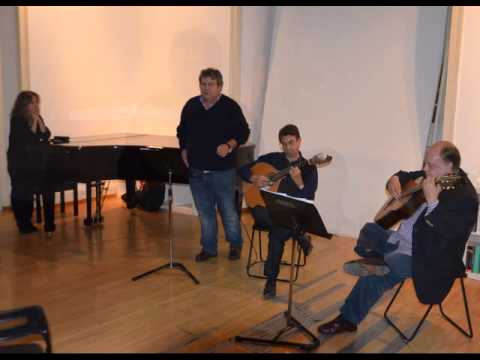 Chico Madureira canta "Morreu um Poeta"