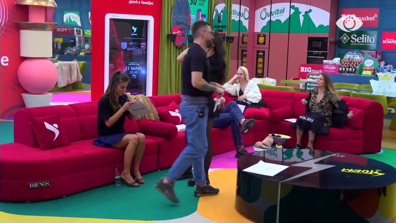 Nis sfida, banorët fshehin zarfat në ambientet e shtëpisë