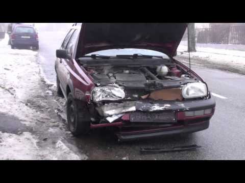 Pillanatnyi zavar után frontális karambol a Legyező utcán - szon.hu