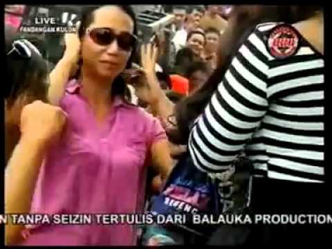 download lagu mp3 mp4 New Pallapa Edan Turun Devi Aldiva, download lagu New Pallapa Edan Turun Devi Aldiva gratis, unduh video klip New Pallapa Edan Turun Devi Aldiva