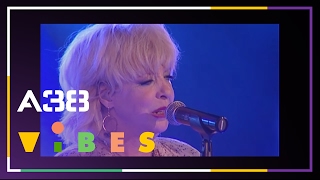 Julee Cruise - Falling // Live 2011 // A38 Vibes