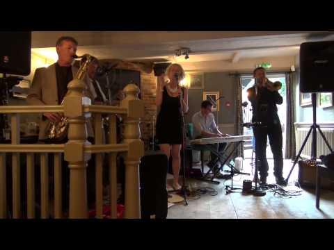 Victoria Klewin and The True Tones 'Can't help myself' at Marlborough Jazz Festival 2014