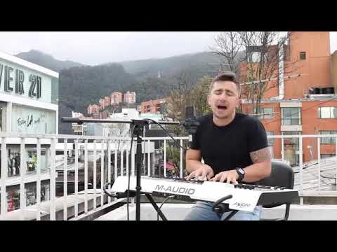 Es corta pero dedicasela al amor de tu vida y deley q cae