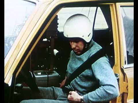 Das Experimental-Sicherheits-Fahrzeug ESF 13 - copyright DaimlerAG -  VID7306 01