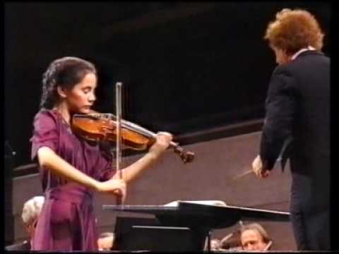 Sally Cooper performs Bruch Violin Concerto (Movt 3)