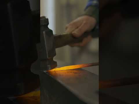 Mia, a professional blacksmith from northern Sweden. She graciously let me film her 🤙